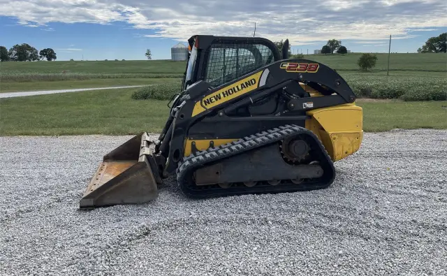 2015 New Holland C238