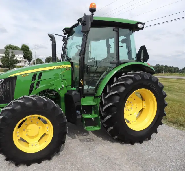 2017 John Deere 5115R