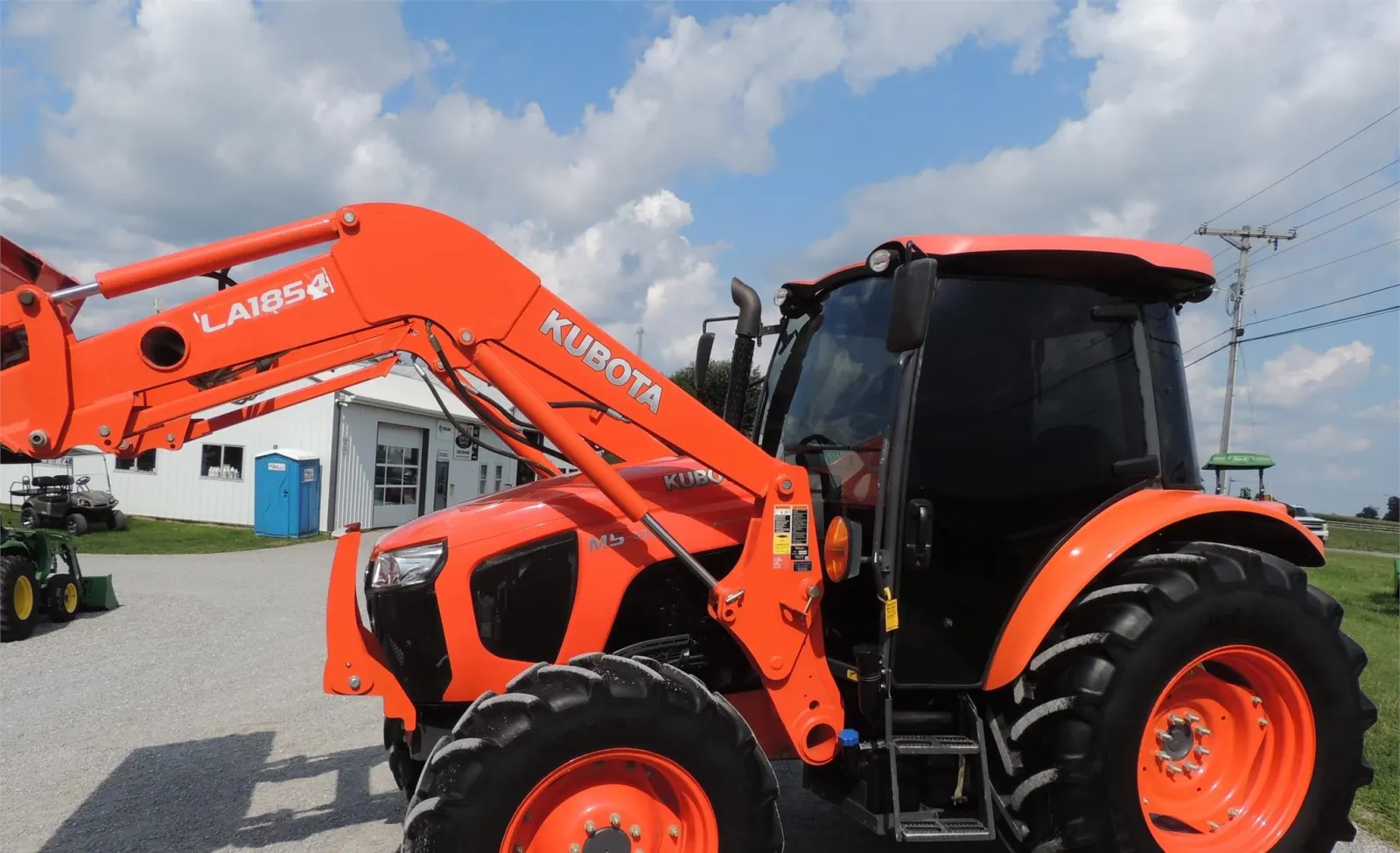 2017 Kubota M5-111Hdc