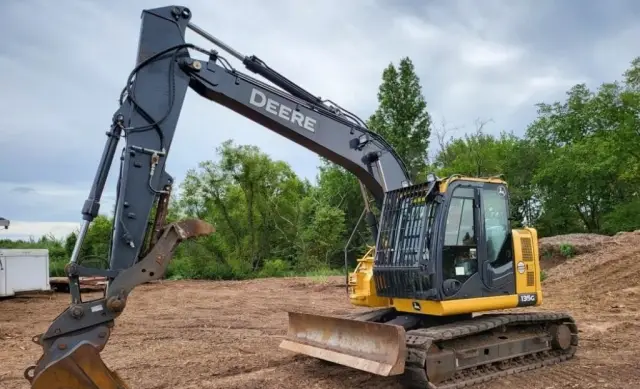 2018 Deere 135G