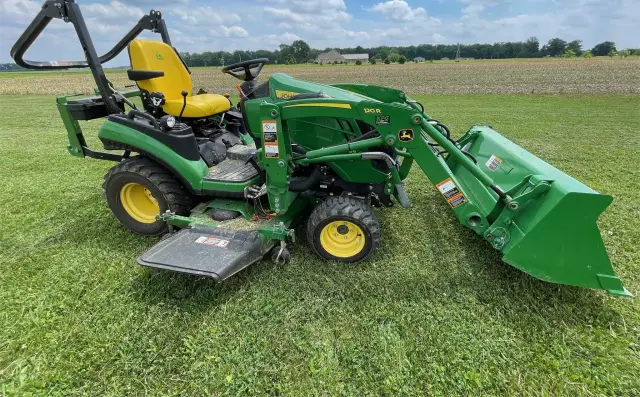 2021 John Deere 1025R